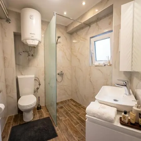 Apartman Mini 3 *